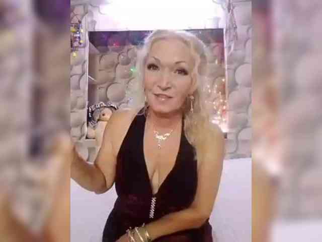 LizSage webcam