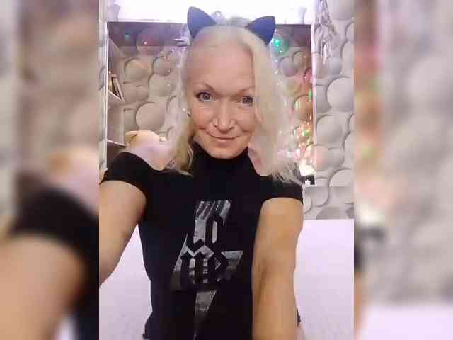 LizSage live female cam on bongacams