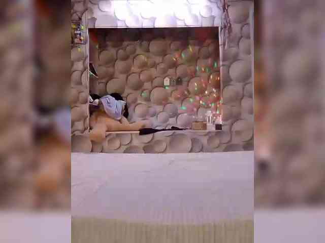 LizSage webcam