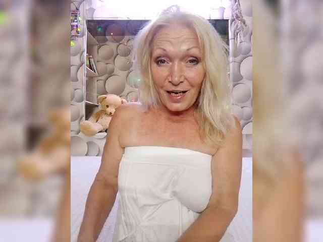 LizSage live female cam on bongacams