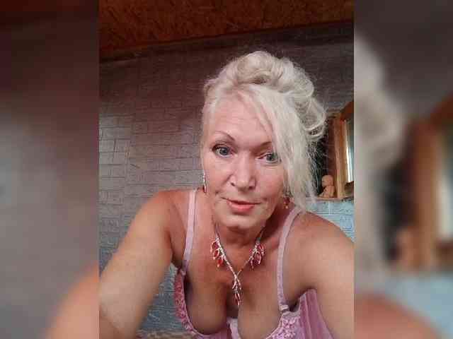 LizSage webcam