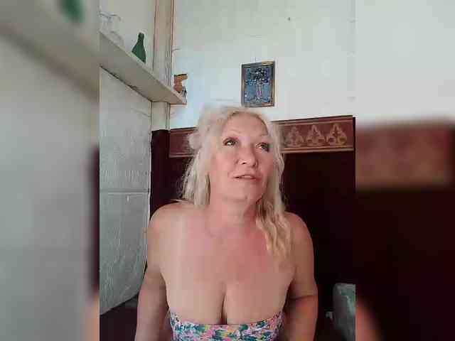 LizSage webcam
