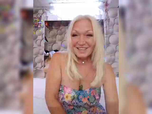 LizSage webcam