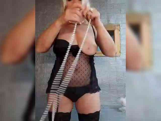 LizSage webcam