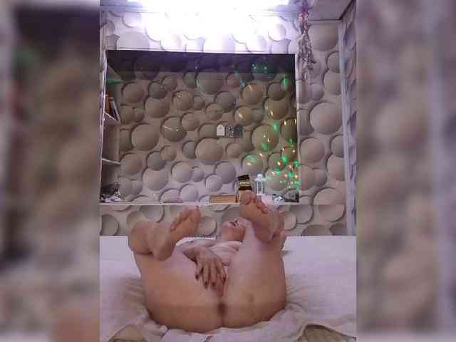 LizSage webcam