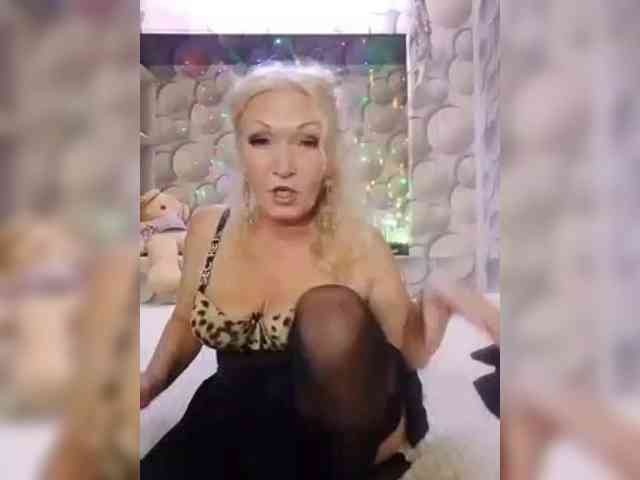 LizSage live female cam on bongacams