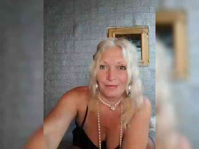LizSage webcam