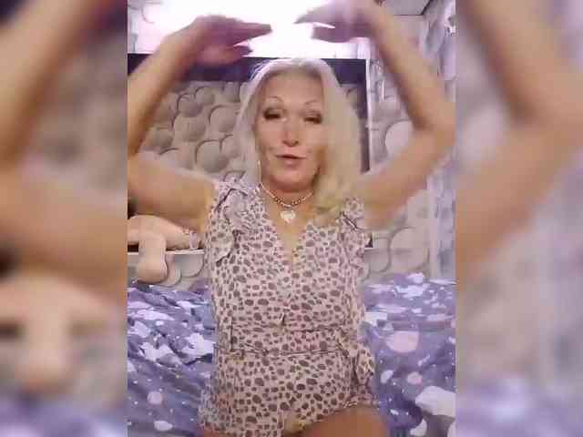 LizSage webcam