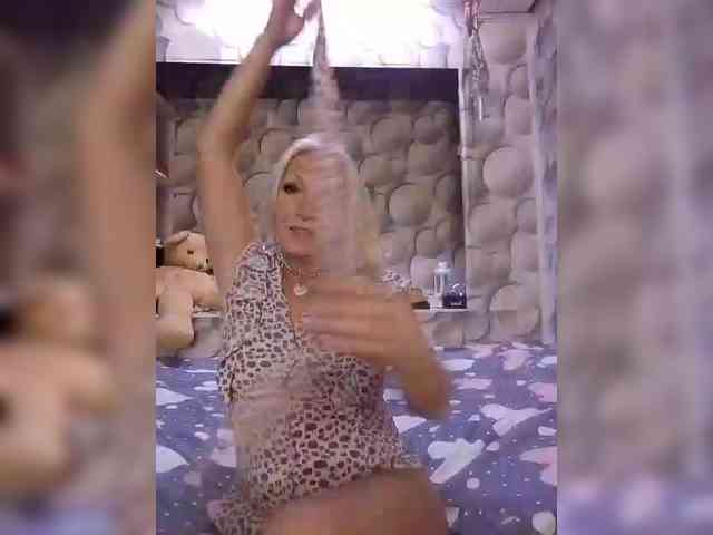 LizSage webcam