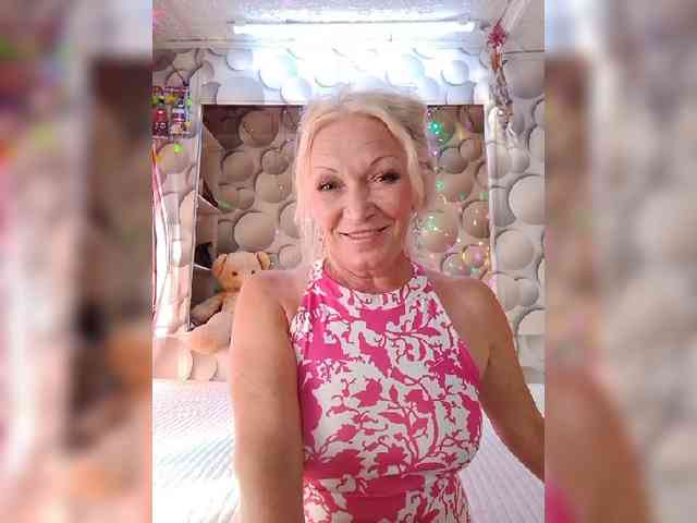 LizSage webcam