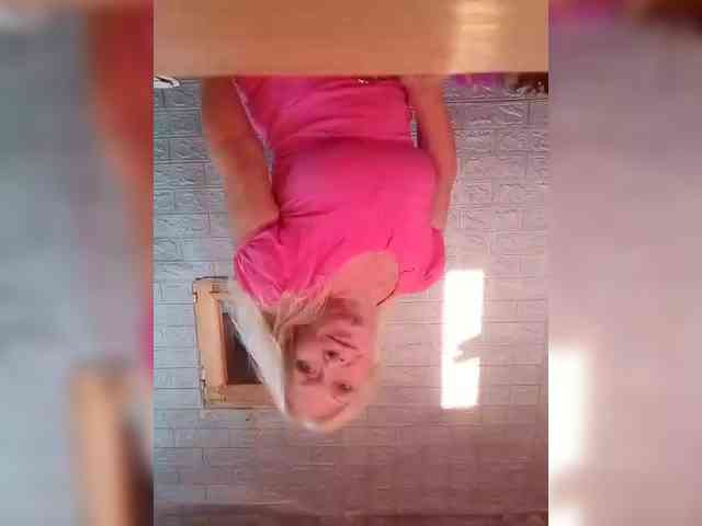 LizSage webcam