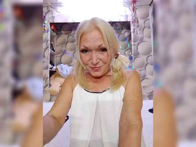 LizSage webcam