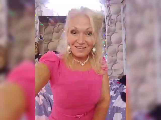 LizSage webcam