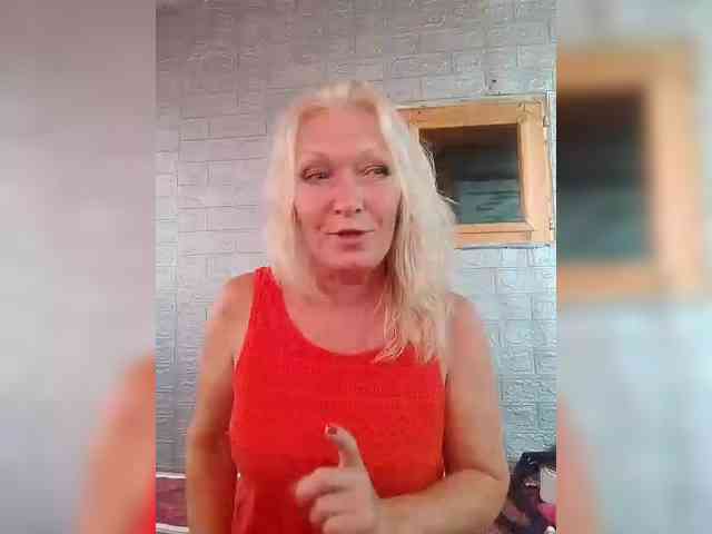 LizSage webcam