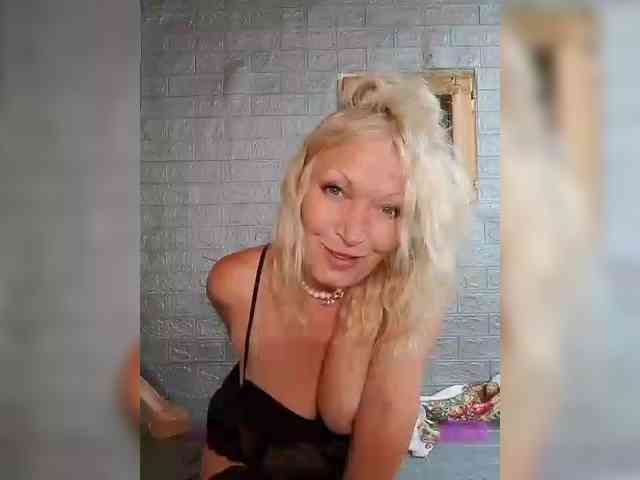 LizSage webcam