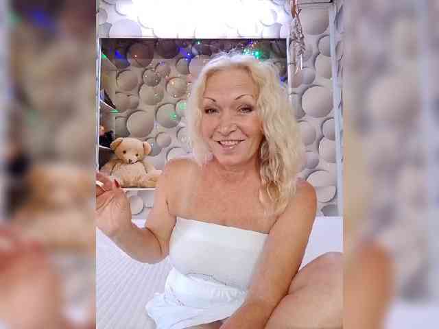 LizSage webcam