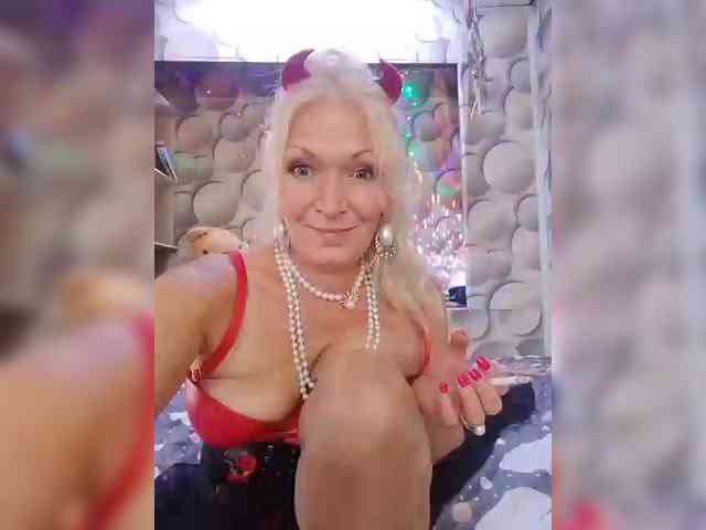 LizSage webcam