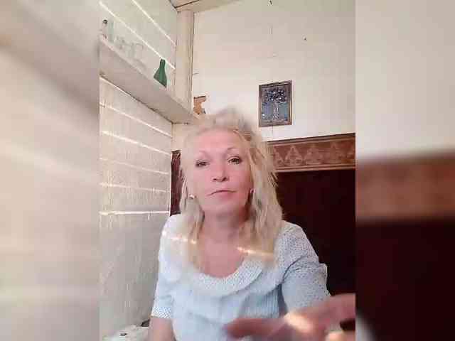LizSage webcam