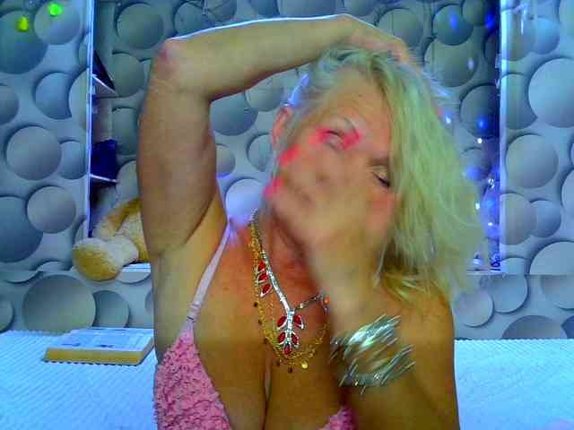LizSage webcam