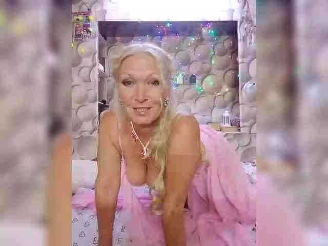 LizSage webcam