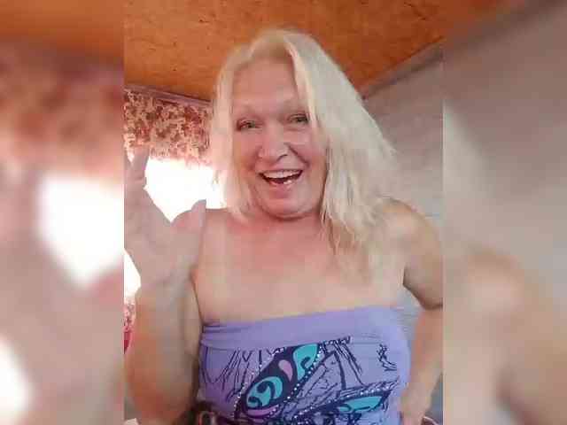 LizSage webcam