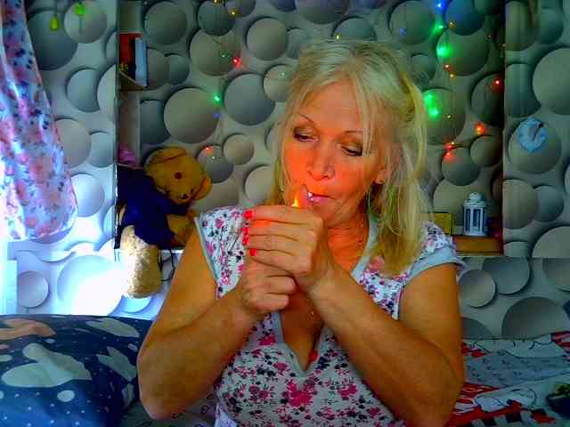 LizSage webcam