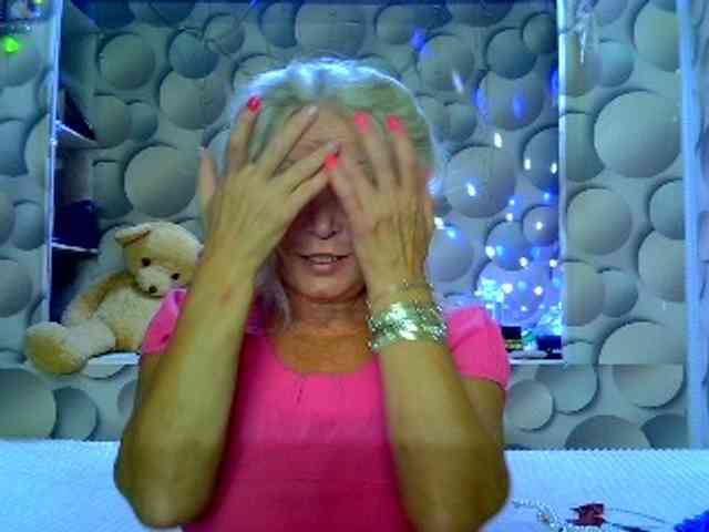 LizSage webcam