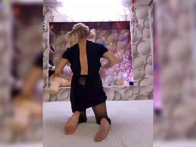 LizSage webcam
