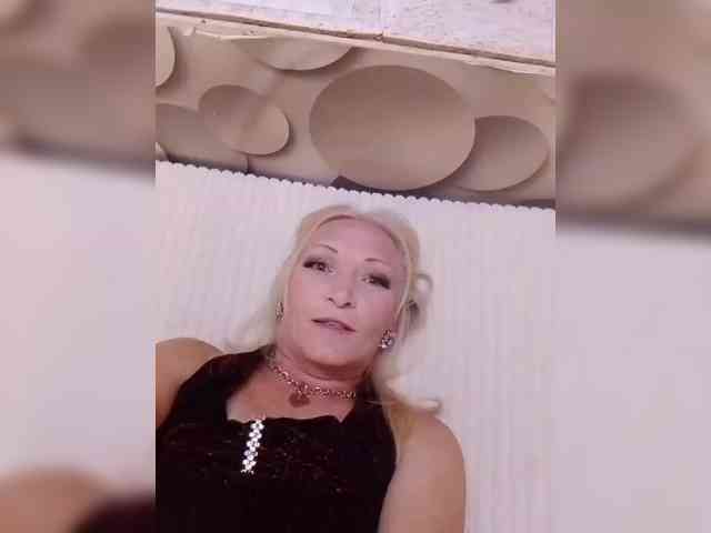 LizSage webcam