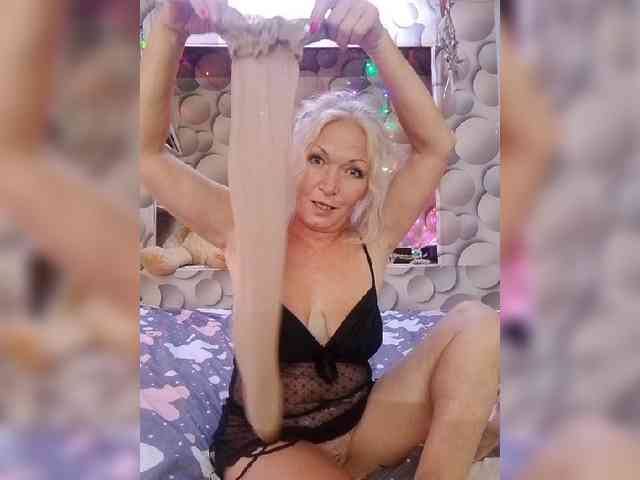 LizSage webcam