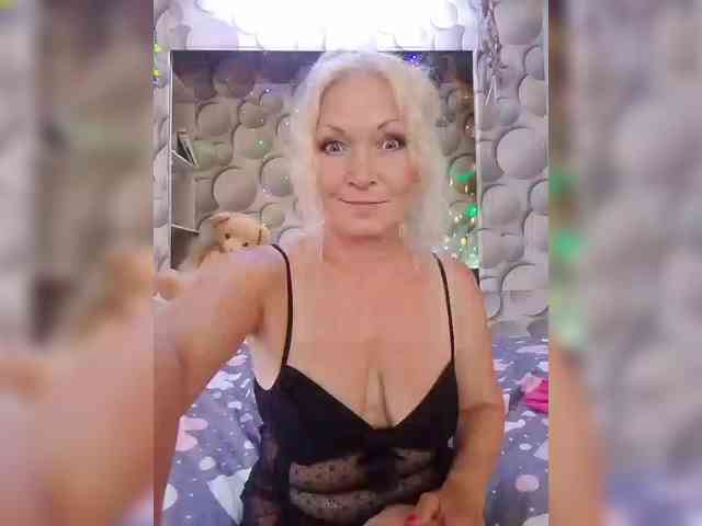 LizSage webcam