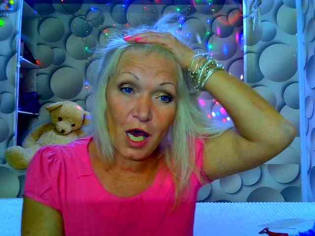 LizSage webcam