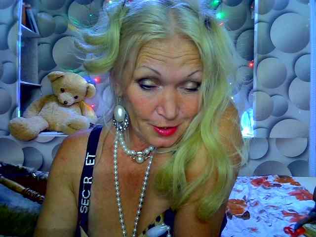 LizSage webcam
