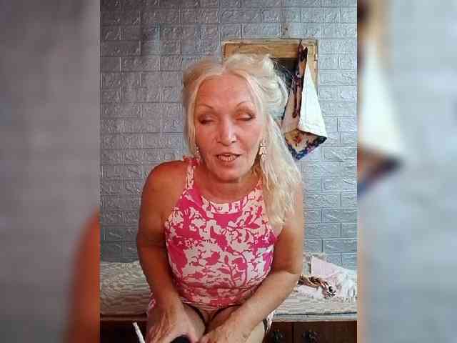 LizSage webcam