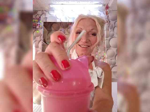 LizSage webcam