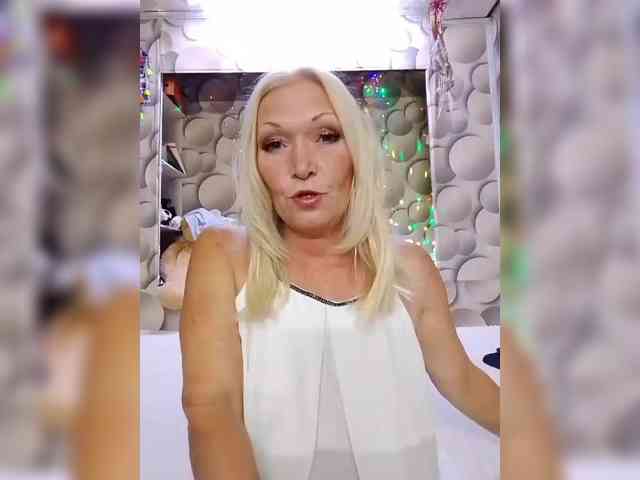 LizSage webcam