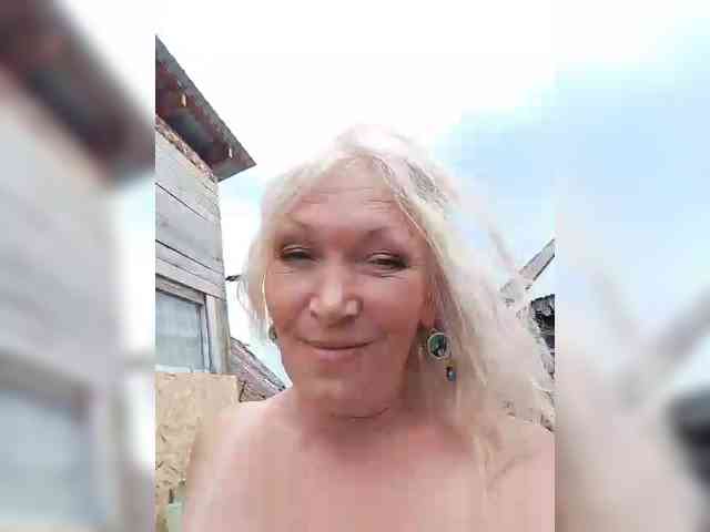 LizSage webcam