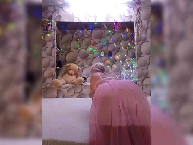 LizSage webcam