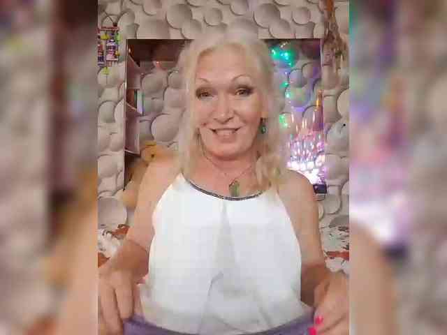 LizSage webcam