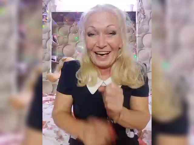 LizSage webcam