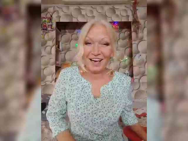 LizSage webcam