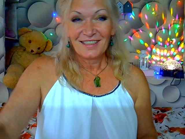 LizSage webcam