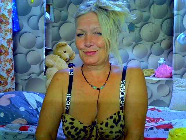 LizSage webcam