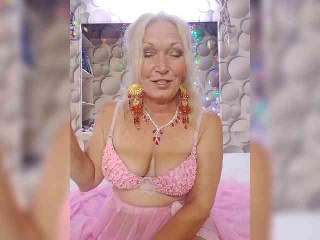 LizSage webcam