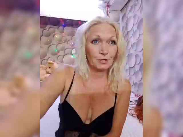 LizSage webcam