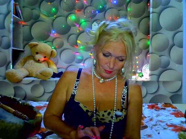 LizSage webcam