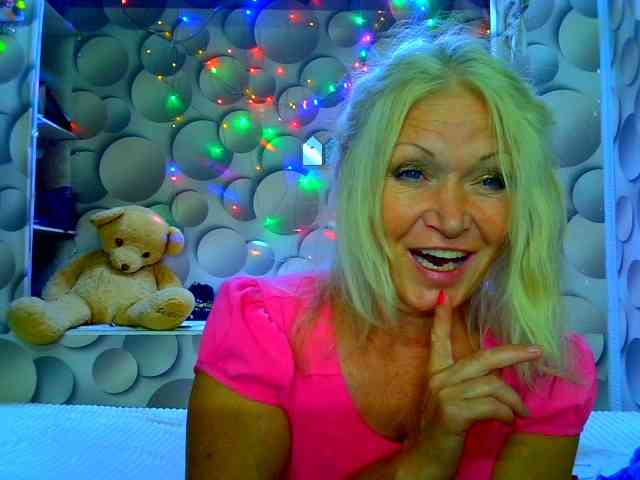 LizSage webcam