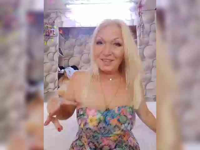 LizSage webcam