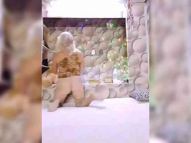 LizSage webcam