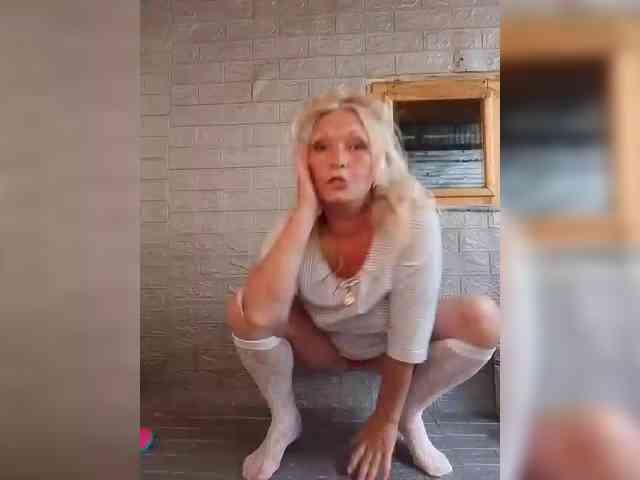 LizSage webcam